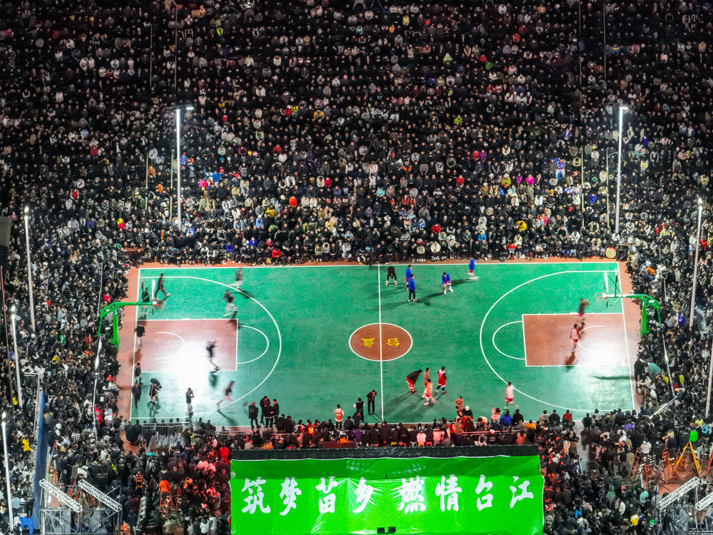角逐现场燃情激战，壮观场面震撼耳目的简单介绍