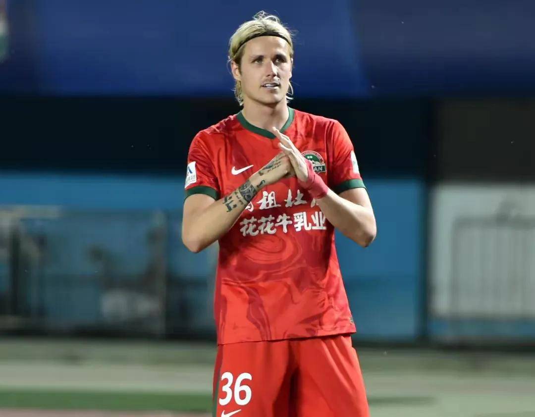 本土球员表现出色，球队整体实力提升的简单介绍