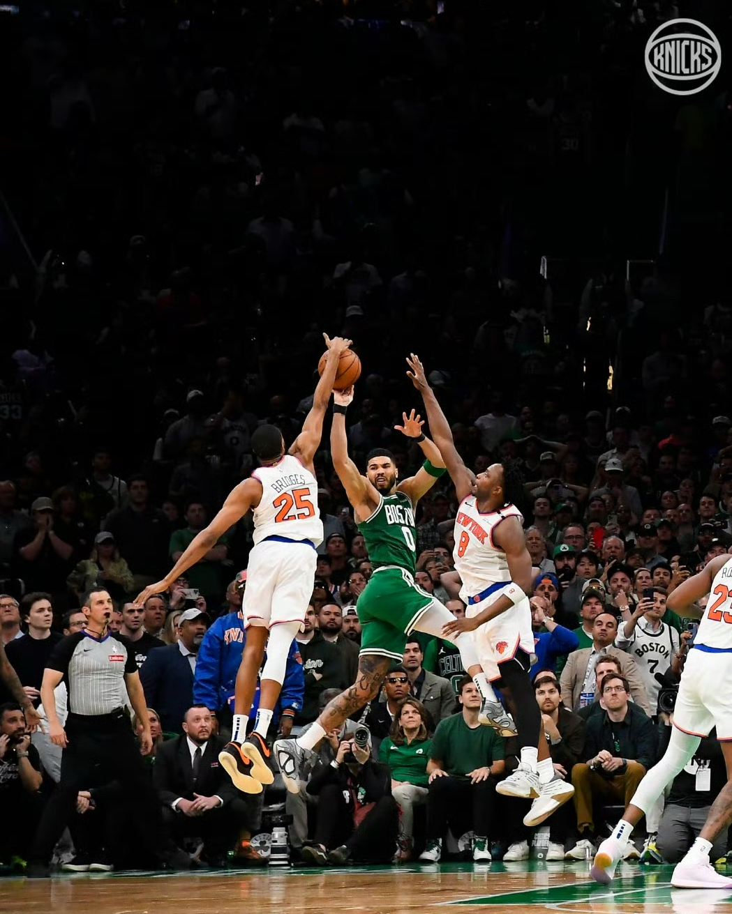 尼克斯主场战胜奇才,取得两连胜 尼克斯主场战胜奇才,取得两连胜